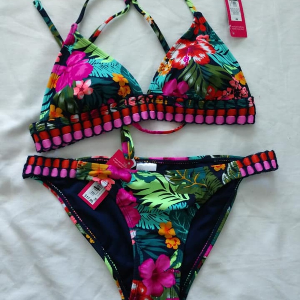 NWT Xhilaration Tropical Bikini Size Medium